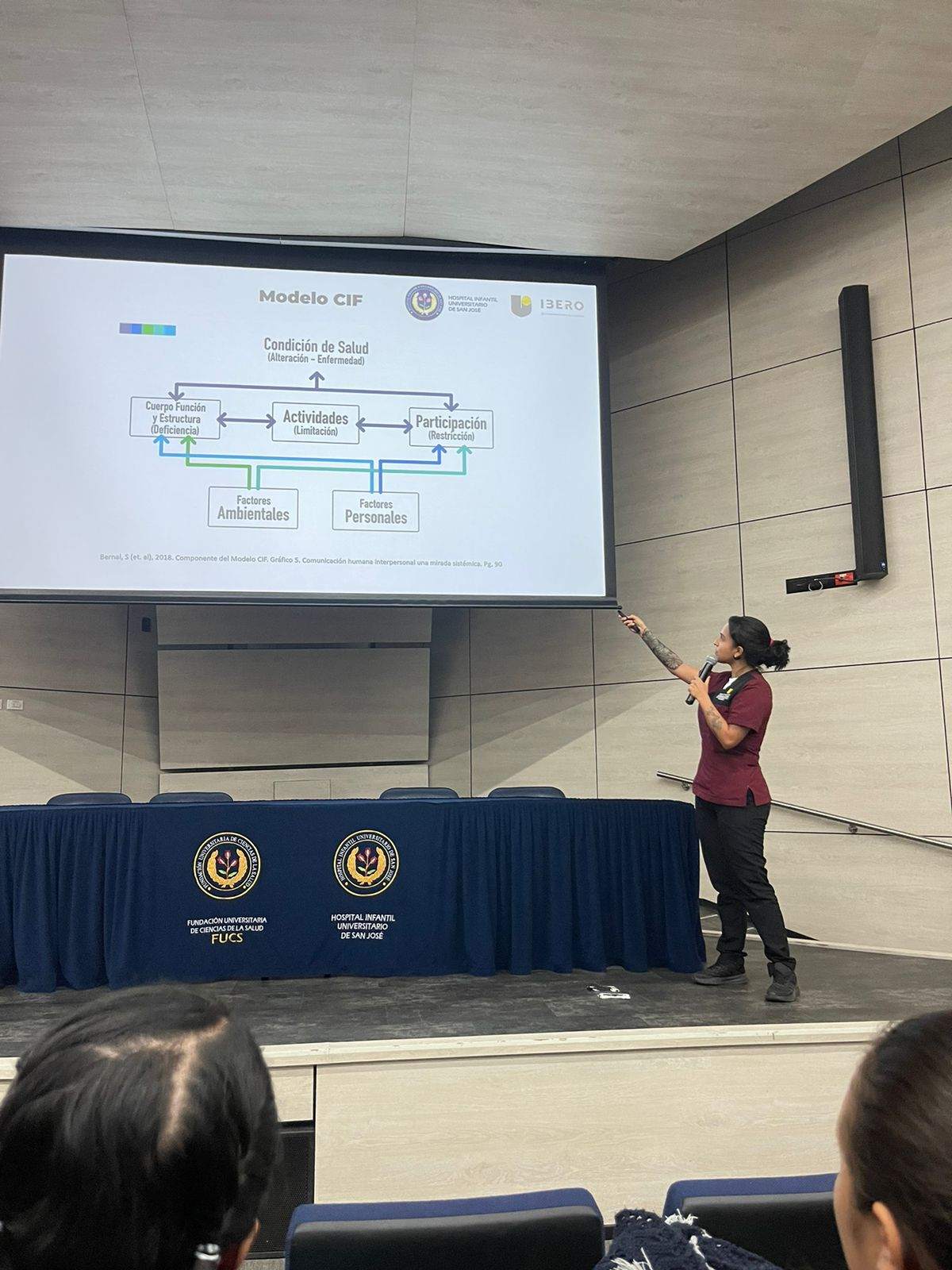 Imagen1-noticia-ibero participó en el encuentro interdisciplinar de experiencias de práctica clínica en el hiusj