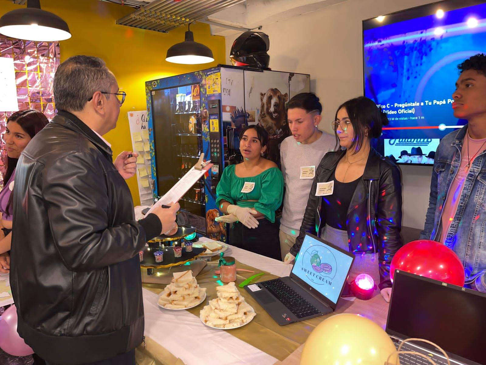 Imagen1-noticia-marketing y negocios internacionales ibero se tomó la sede amalfi con el evento shark war