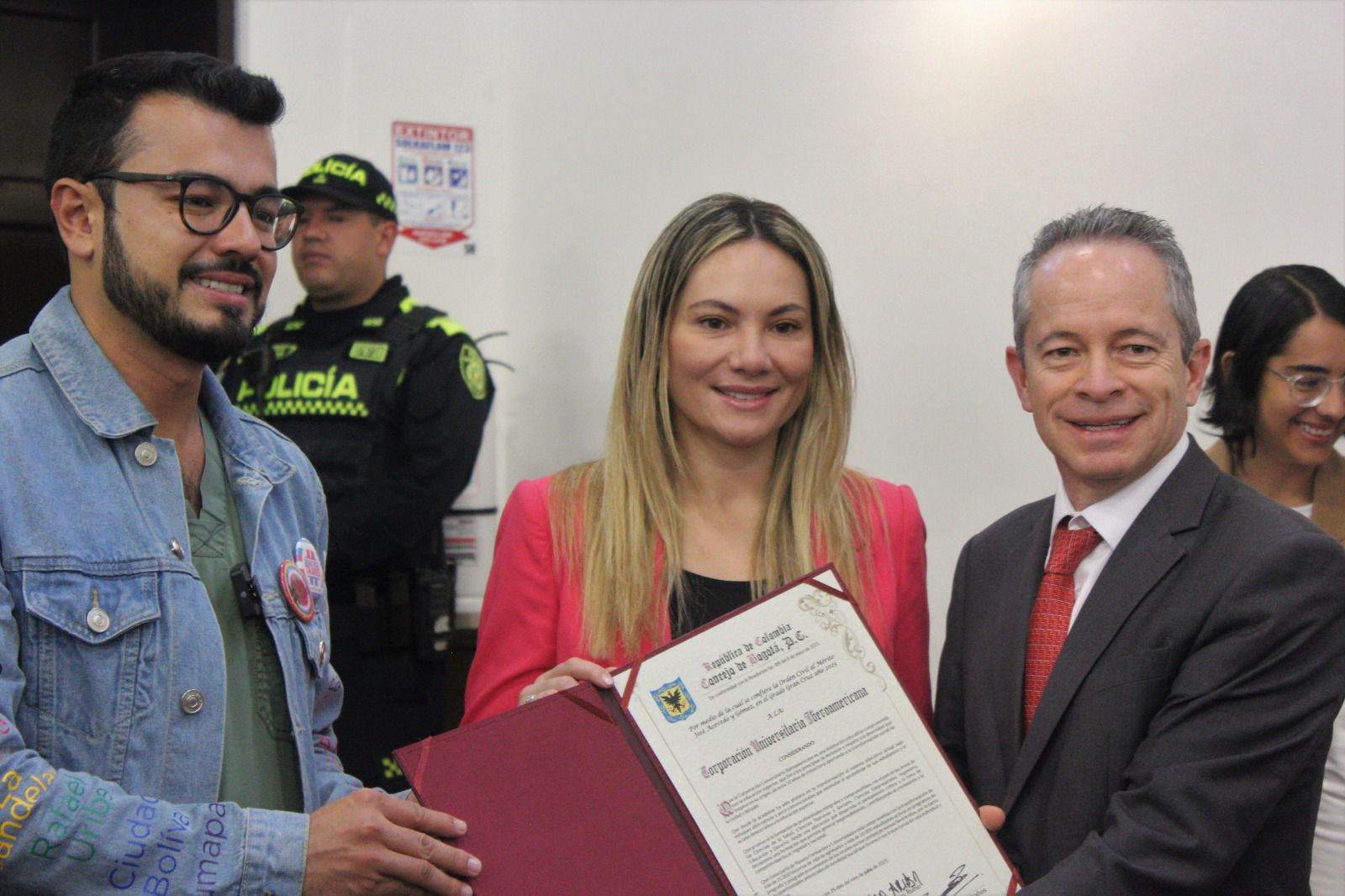 Imagen3-noticia-ibero-recibe-orden-civil-al-merito-josa-acevedo-y-gomez-en-el-grado-gran-cruz-por-parte-del-concejo-de-bogota