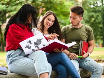Carrera administración logística estudiantes